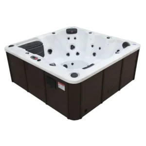Luxury Outdoor Jacuzzi & Spa.